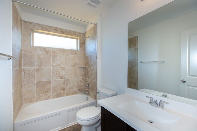 Building Photo - 1003 Honey Locust Wy