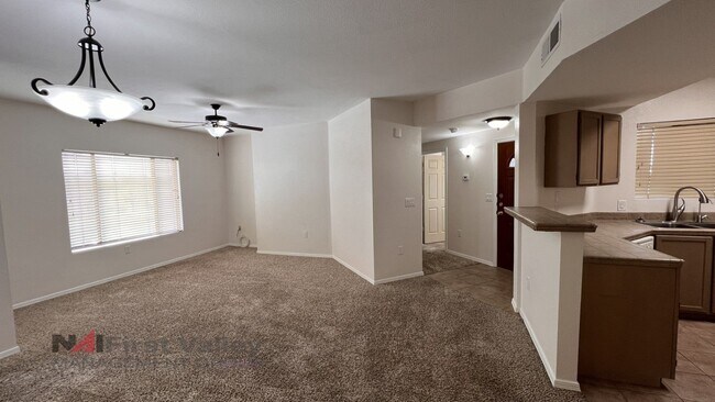 Building Photo - 2 Bedrooms, 2 Baths