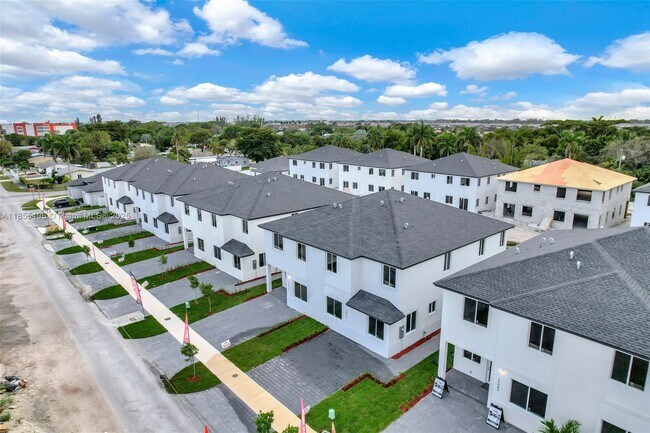 Primary Photo - 22469 SW 125th Ave