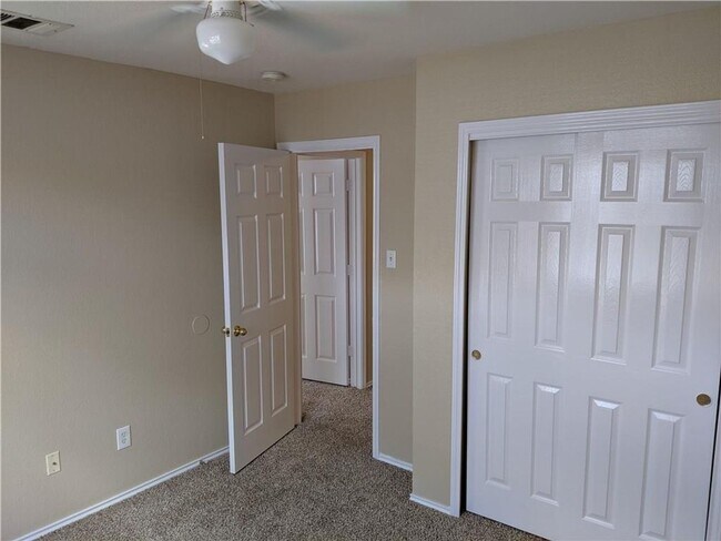 Building Photo - 13704 Harris Ridge Blvd