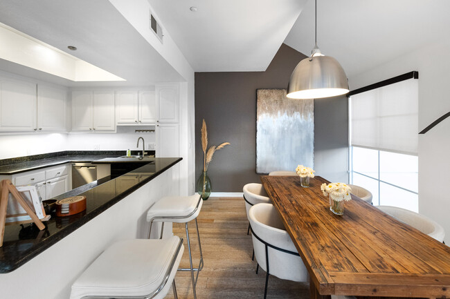 Dining Room - 1401 S Bentley Ave