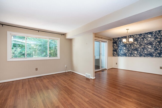 Building Photo - 10 Riverview