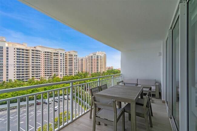 Building Photo - 607 Ocean Dr