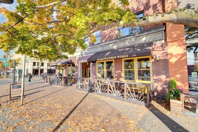 Building Photo - ar808 / ar806 53rd