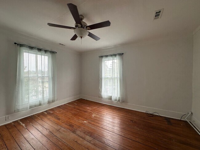 Building Photo - Historic 3 Bed 2 Bath Home in Downtown Was...