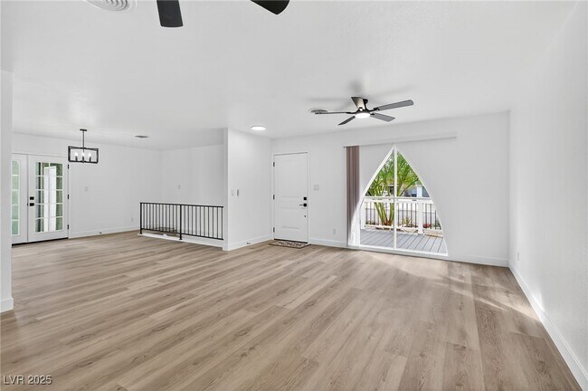 Building Photo - 405 Scenic Dr