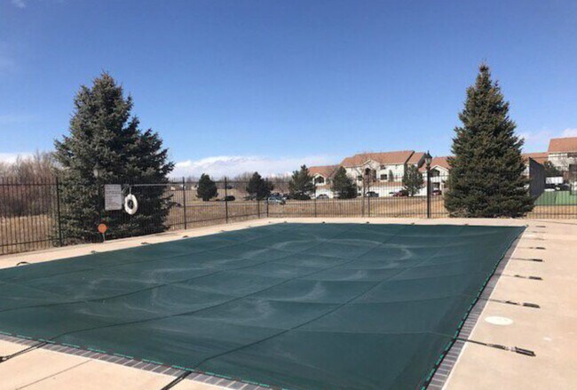 Building Photo - 2 Bedroom 2.5 bathroom Townhouse in Greeley