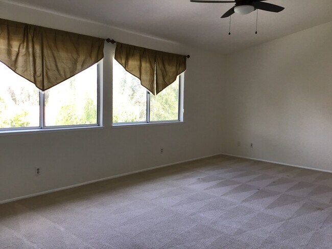 Very spacious master bedroom - 20111 Cavern Ct