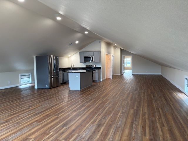 Building Photo - 635 Riverfront Dr