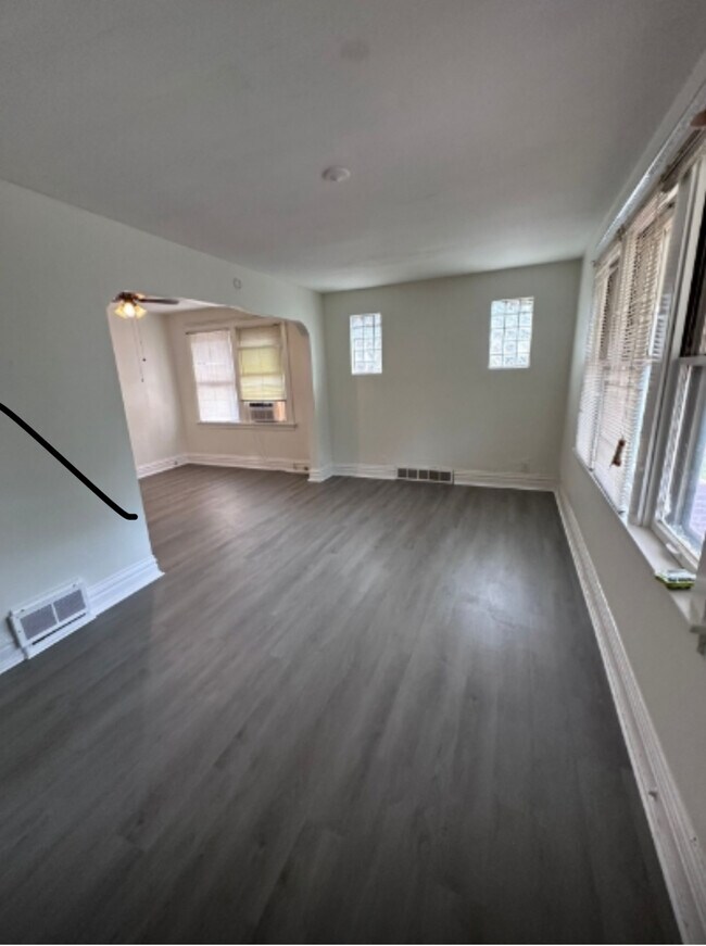 Building Photo - 4914 Alcott Ave