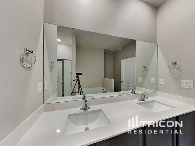 Building Photo - 6336 Dolostone Dr