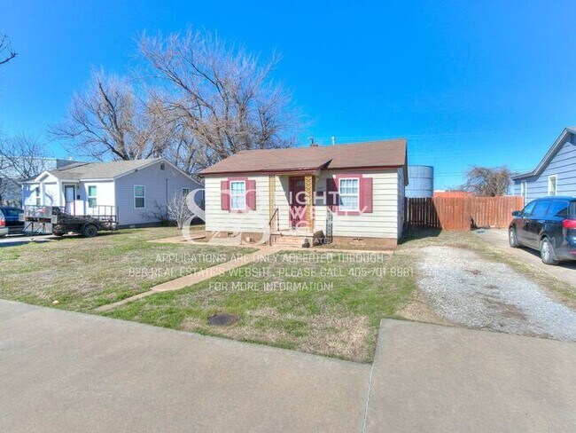 Building Photo - AVAILABLE NOW! Super Cute 2 Bed/1 Bath with HUGE backyard in Bethany!