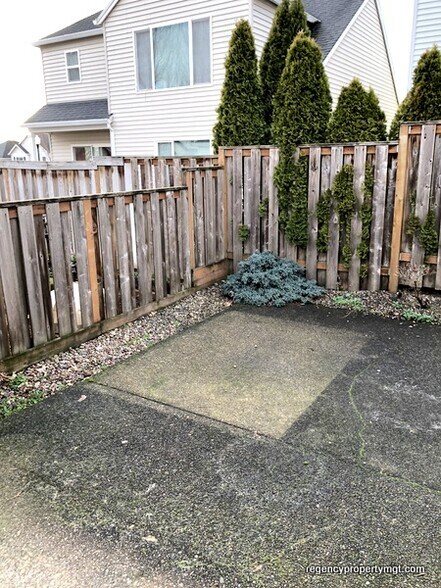 Building Photo - 4625 NW Sidewinder Pl