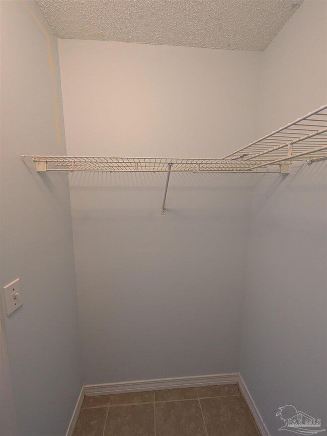 Building Photo - 3359 Green Briar Cir