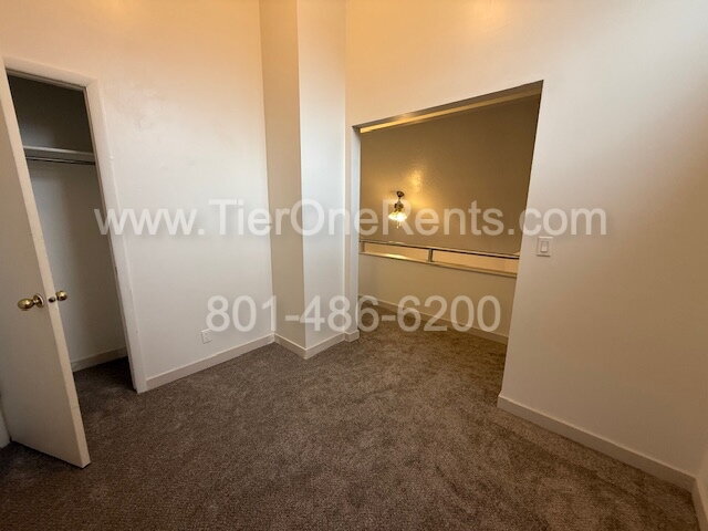 Building Photo - NO DEPOSIT option available for qualified ...