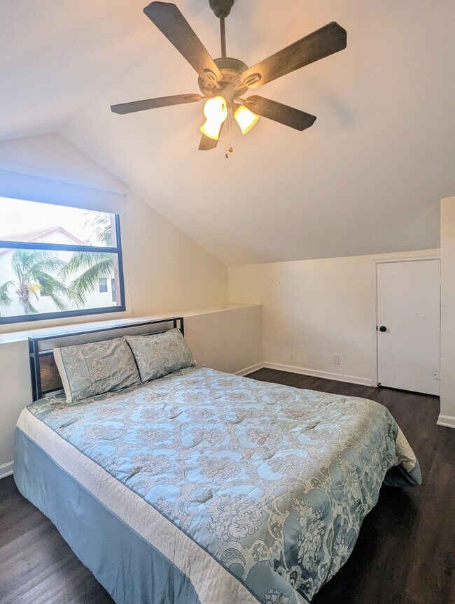 Building Photo - 12676 Shoreline Dr