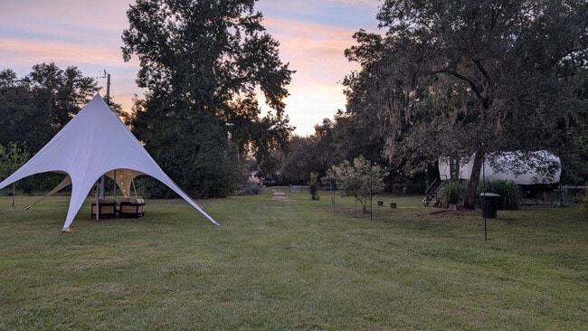 Building Photo - 1208 County Rd 315