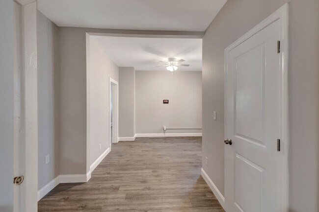 Building Photo - Beautiful Cape Cod 5 Bedroom