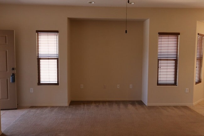 Building Photo - Community Pool