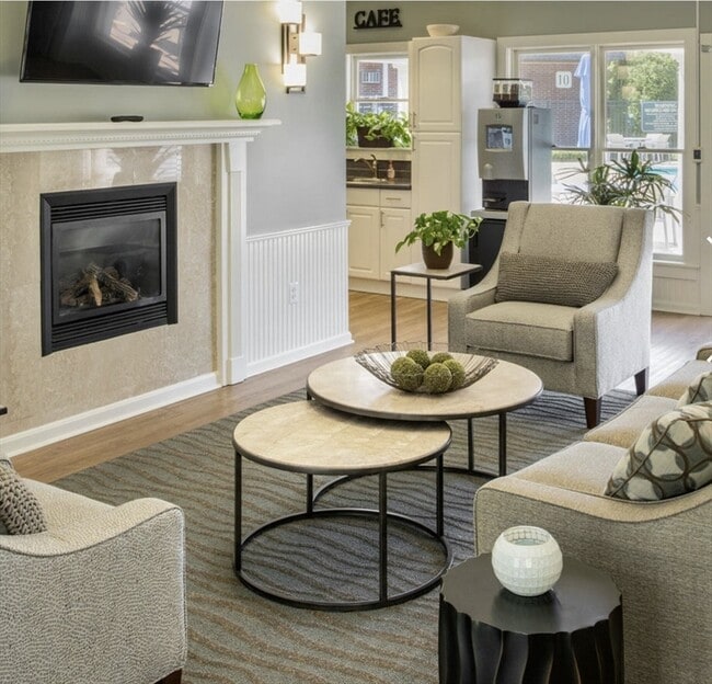 Building Photo - 145 Essex Ave