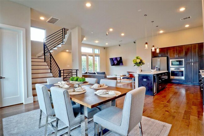 Building Photo - 2123 Arabelle St