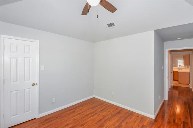 Building Photo - 14006 Fair Glade Ln