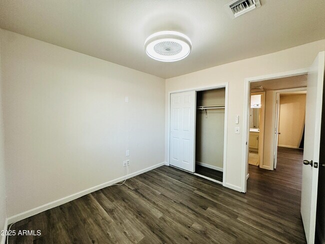 Building Photo - 1803 N Cheri Lynn Dr