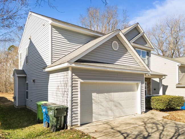 Building Photo - Gorgeous updated house with updated paint ...