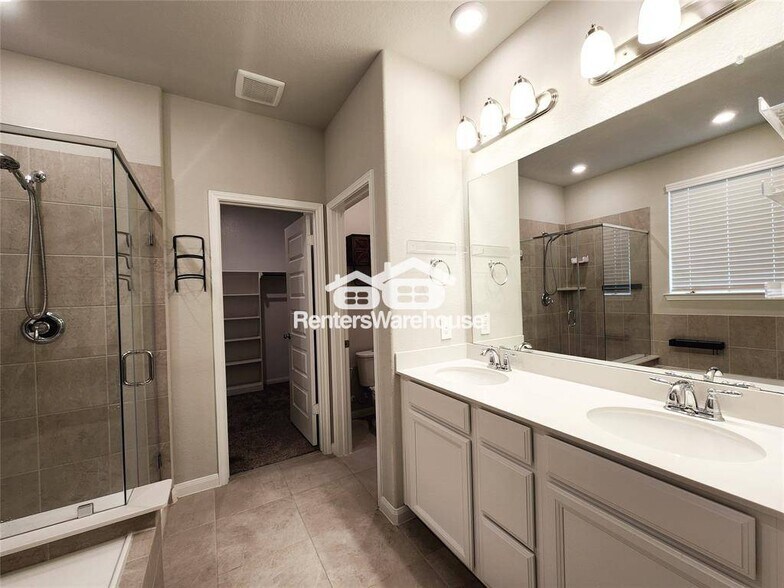 Building Photo - 10714 Clfs Vw Dr