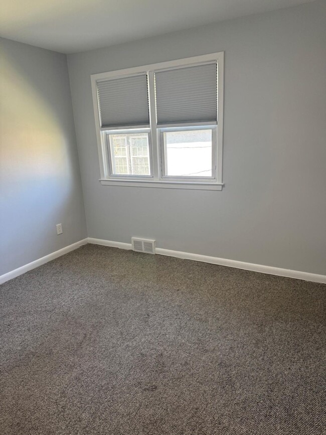 Building Photo - 131 1st Ave