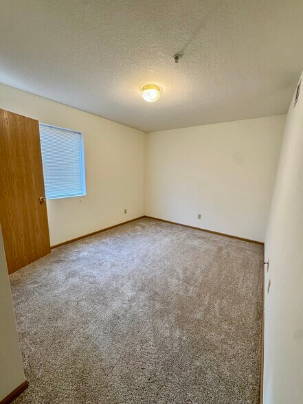 Building Photo - 4600 Grand Ave