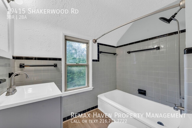 Building Photo - 19415 Shakerwood Rd