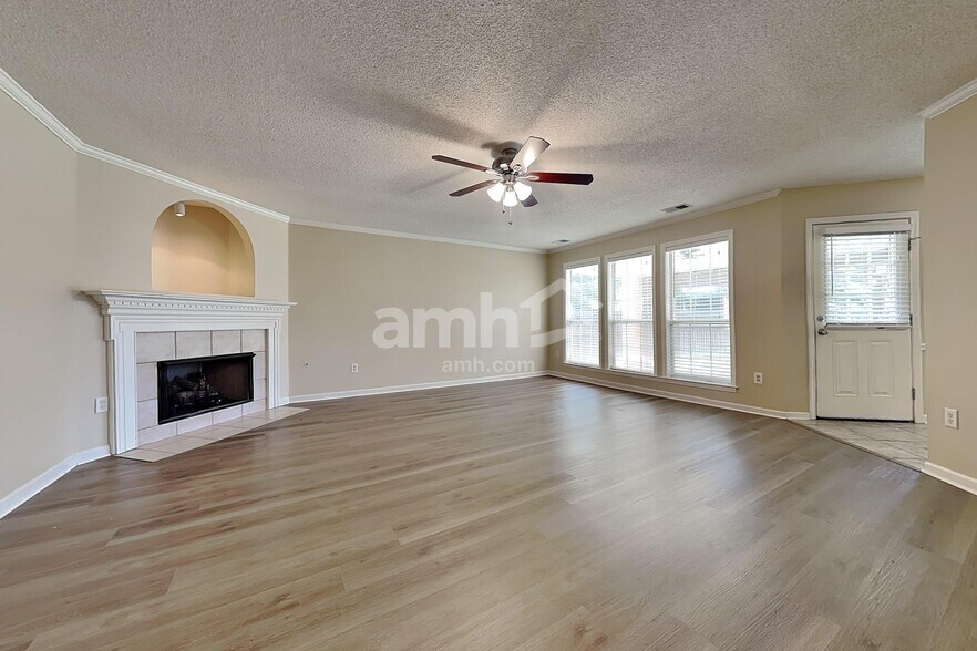 Building Photo - 13148 Braybourne Pky