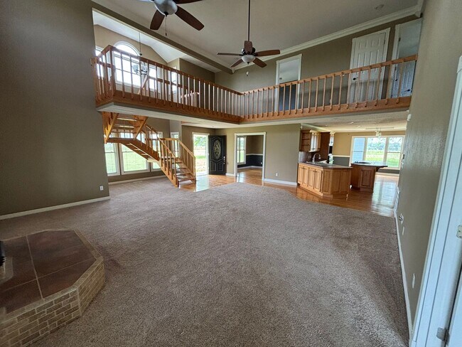 Building Photo - Large 3-Bedroom, 2-Bathroom Country Living Home In Tontitown!