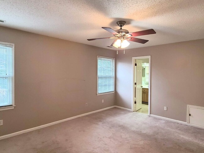 Building Photo - 3 BR Condo w/ Garage in Kiln Creek