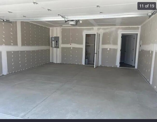 Building Photo - 566 Rochdale Run