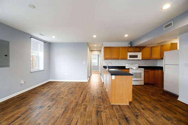 Building Photo - 6 N 18th St