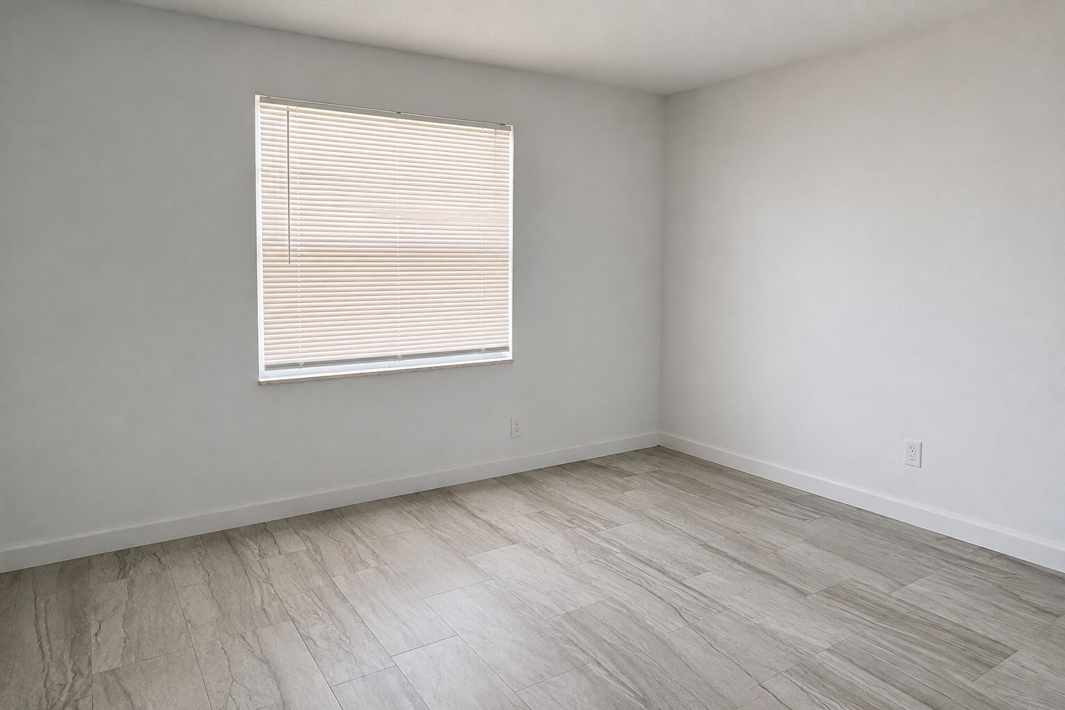 Building Photo - 7145 Huntington Ln