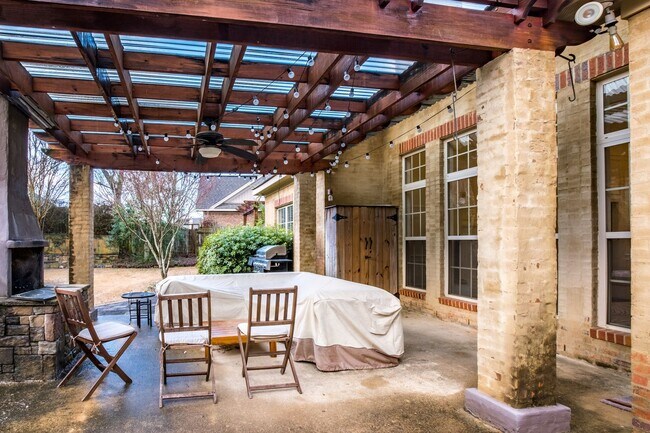 Building Photo - Solamere Subdivision