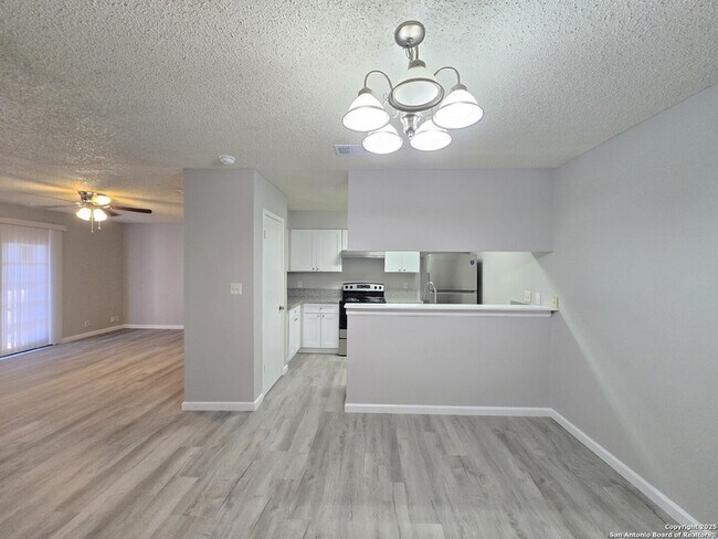Building Photo - 5507 Roanwood