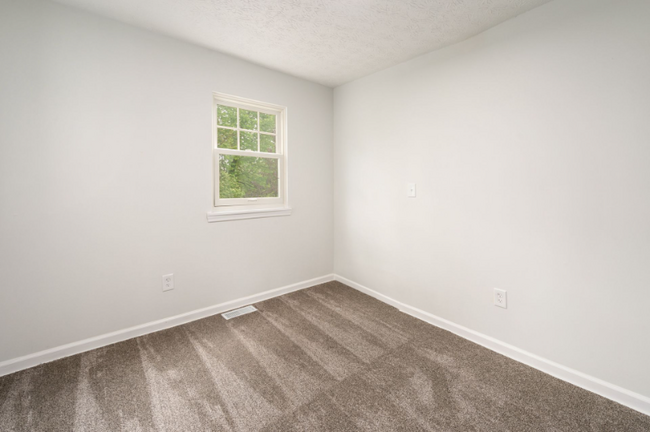 Building Photo - 1584 Mink St SW