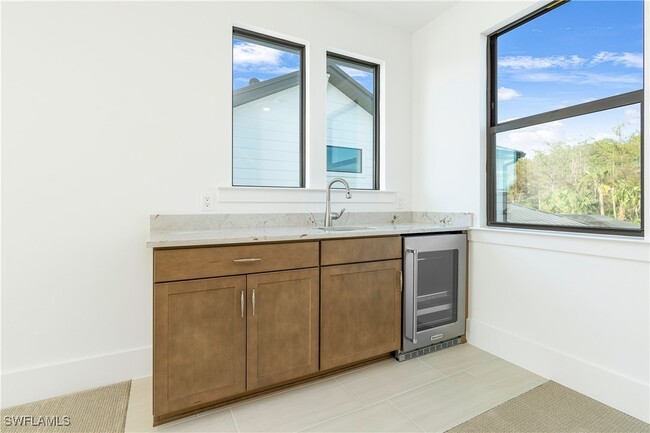 Building Photo - 9589 Caymas St