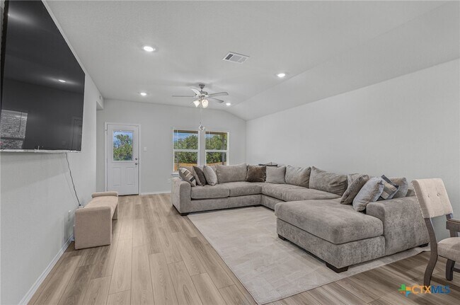 Building Photo - 4011 Baerlon Cv
