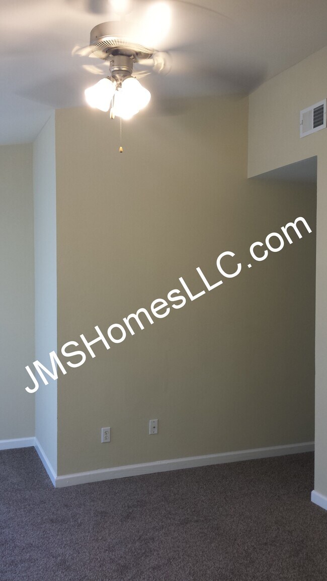 Primary bedroom - 2815 Windsor Forrest Ct