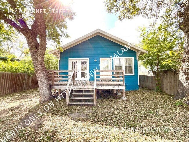 Building Photo - 1427 Burnet St