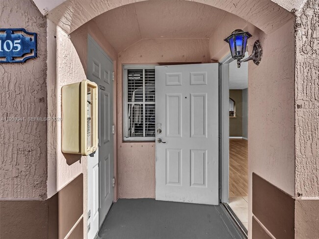 Building Photo - 1271 SE 28th Ct