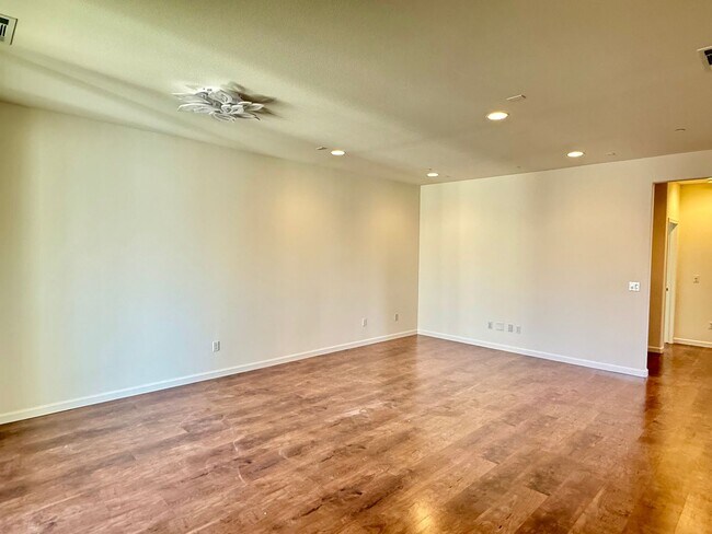 Building Photo - 43845 Paso Pino Common