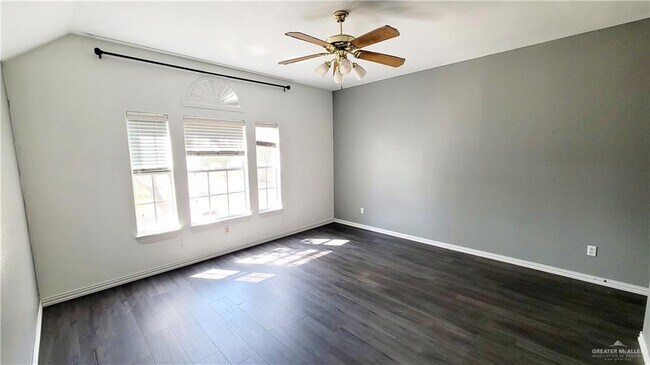 Building Photo - 25 El Jardin St