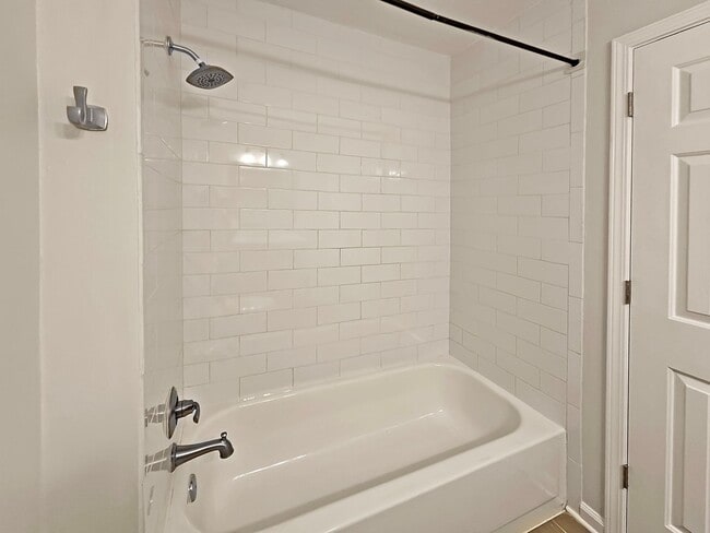 Building Photo - COMING SOON: Beautifully Updated 2/2.5 Townhome Near Truist Park