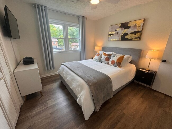 Building Photo - Newly Renovated 3bed/1.5bath